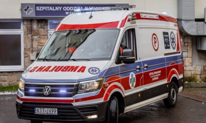 aresztowany za atak na ratowników medycznych i zniszczenie karetki
