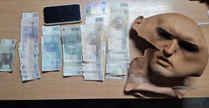 mieszkanka wieliczki ofiarą oszustów – policja publikuje wizerunki podejrzanych
