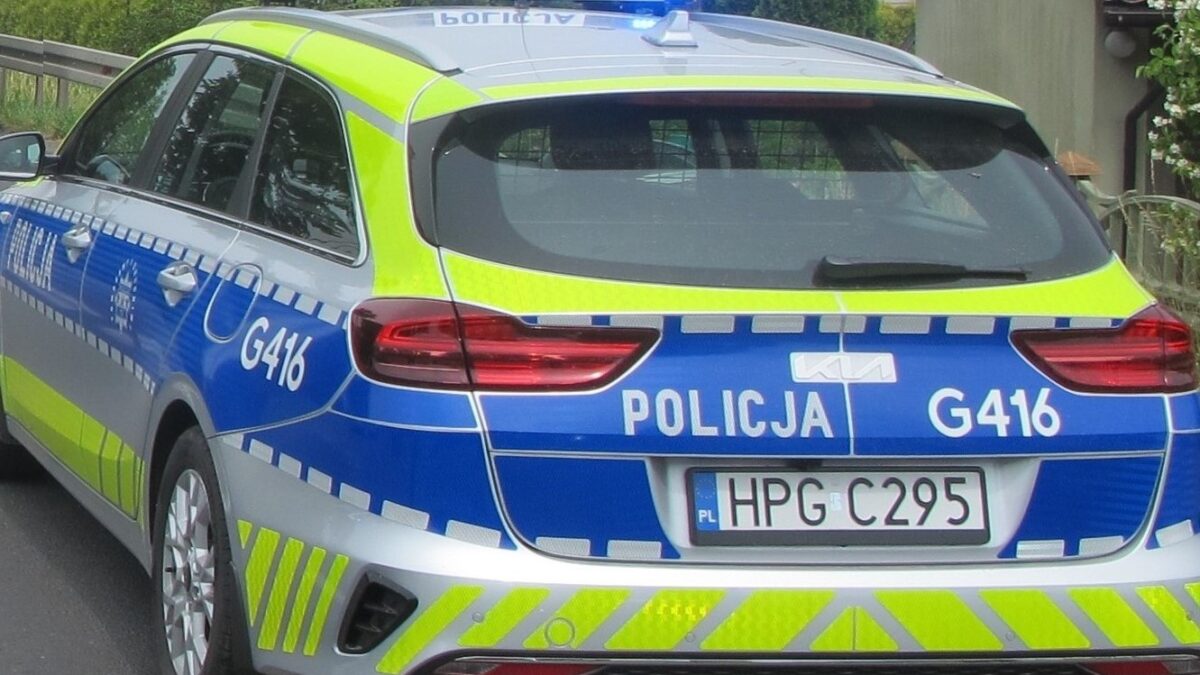 pijana matka zatrzymana przez policję podczas sprawowania opieki nad 11 latkiem