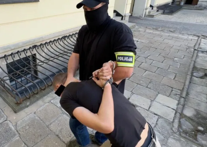 policja zatrzymała ukraińca grożącego podpaleniami w sprawie 800 plus