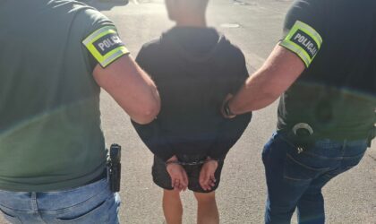 sprawcy kradzieży rozbójniczej zatrzymani w focus mall