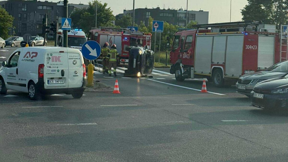 wypadek drogowy na ul. Śliwiaka w krakowie