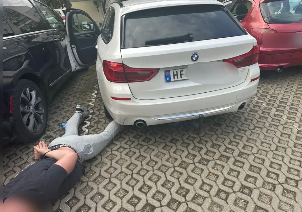 zatrzymanie 30 letniego obywatela danii za ucieczkę kradzionym bmw