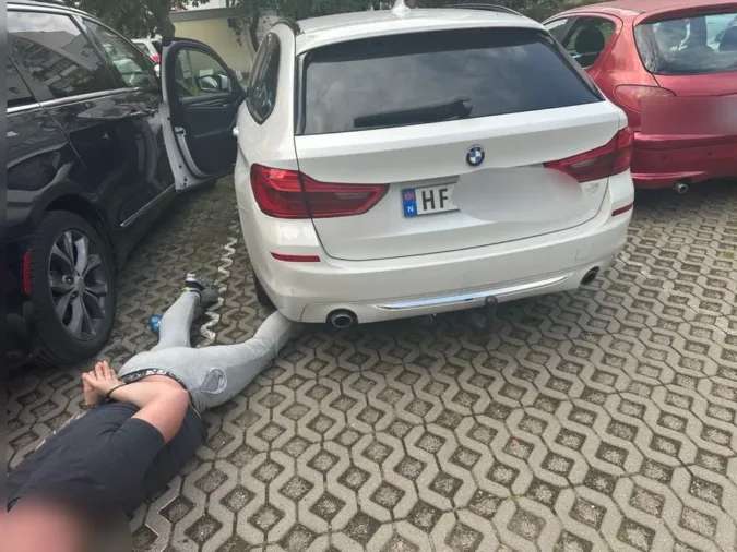 zatrzymanie 30 letniego obywatela danii za ucieczkę kradzionym bmw