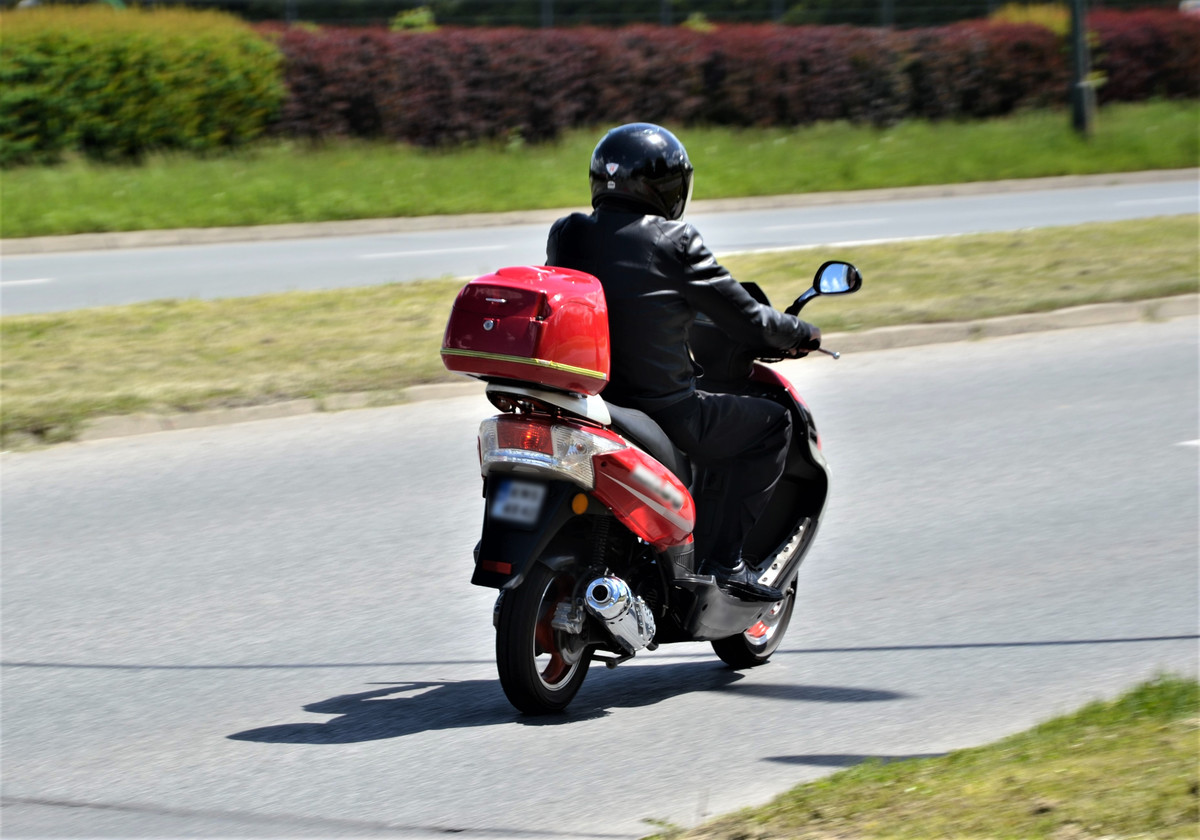zderzenie samochodu osobowego z motocyklem – dwie osoby nie żyją