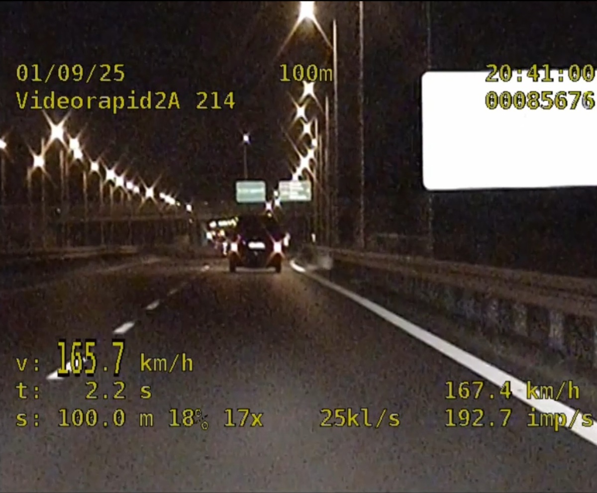 18 latek zatrzymany 6 godzin po zdaniu egzaminu na prawo jazdy jechał 165 km:h