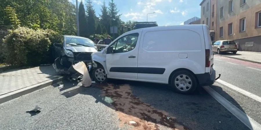 pijany kierowca doprowadził do wypadku w kielcach trzy osoby ranne