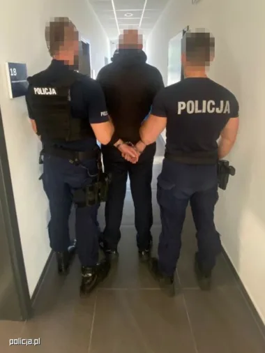 pościg i oddane strzały podczas zatrzymania 52 latka – kompleksowa analiza i raport