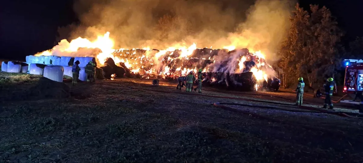 pożar gospodarstwa w gminie kłodawa walczyło 58 strażaków