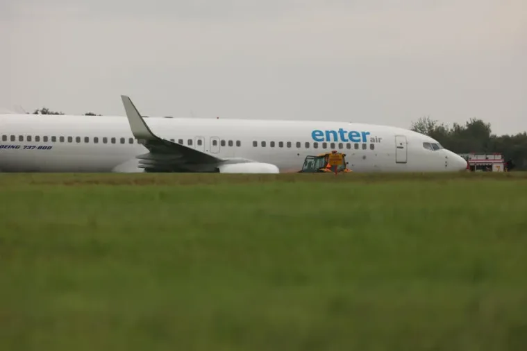 samolot enter air wypadł z pasa na lotnisku w krakowie balicach – kompleksowa analiza i raport