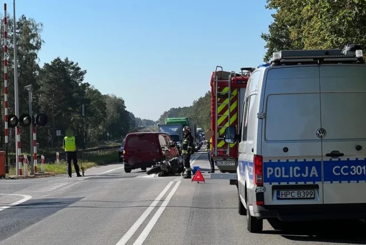 wypadek na dk91 zderzenie samochodu z motocyklem