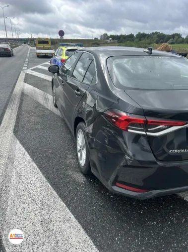 wypadek na śląskim odcinku a1 zderzenie auta osobowego i ciężarówki – kompleksowa analiza i raport
