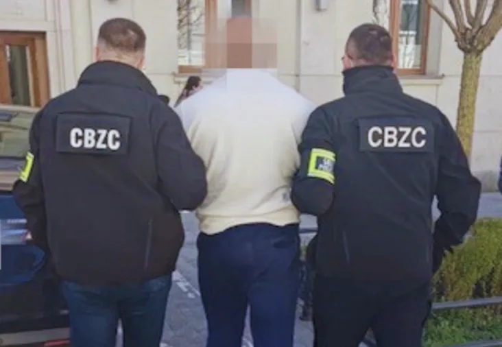 zatrzymania w sprawie oszustw vishingowych na 1,8 mln złotych