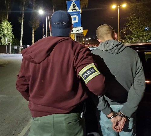 zatrzymany sprawca rozboju wpadł z narkotykami i trafił do aresztu – kompleksowa analiza i raport