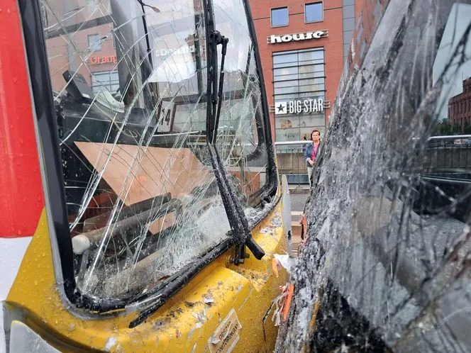 zderzenie tramwajów w Łodzi są ranni pasażerowie