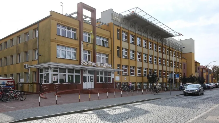 19-latka w SOR z nożem