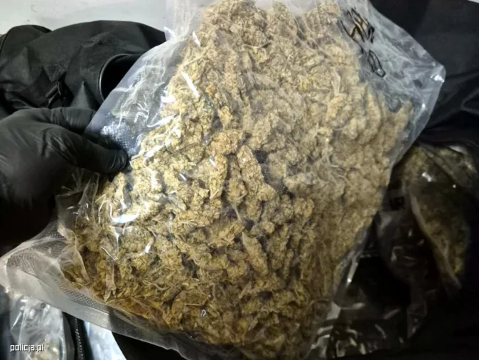 Areszt dla Omańczyka i Polki za 14 kg marihuany