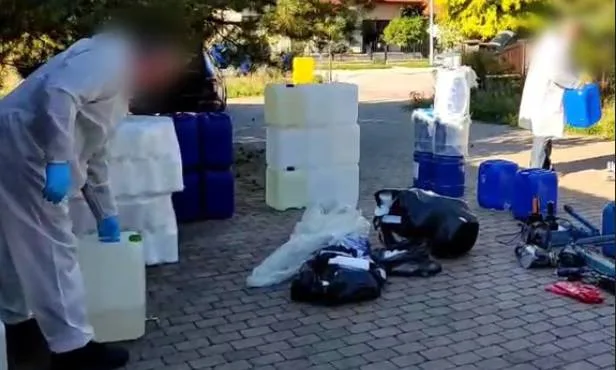Tymczasowy areszt wobec 29-latka za posiadanie narkotyków i chemikaliów