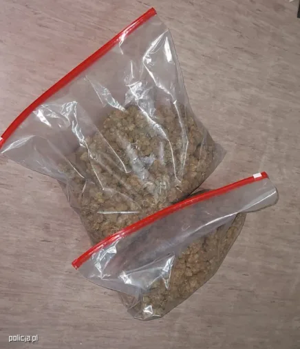 Zatrzymania w sprawie obrotu nielegalnymi wyrobami tytoniowymi