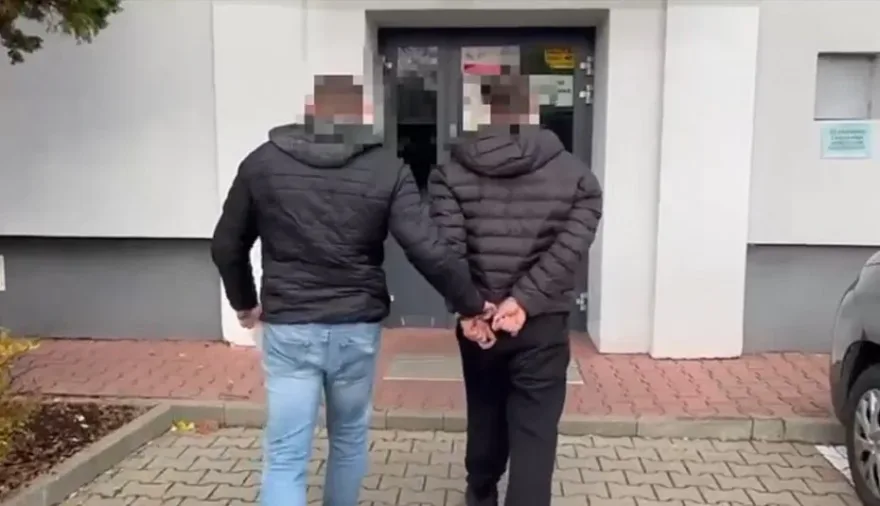 Zatrzymanie 46-letniego oszusta w Krakowie – kompleksowa analiza i raport