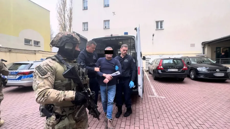 Zatrzymanie poszukiwanego turka w Warszawie – członek mafii z bronią